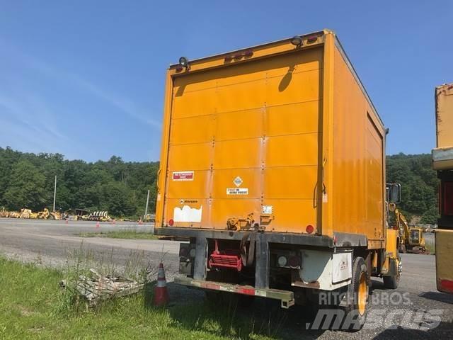Ford L8000 시립/다목적 차량