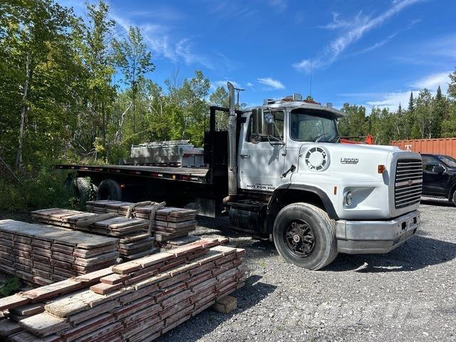 Ford L8000 회수 차량