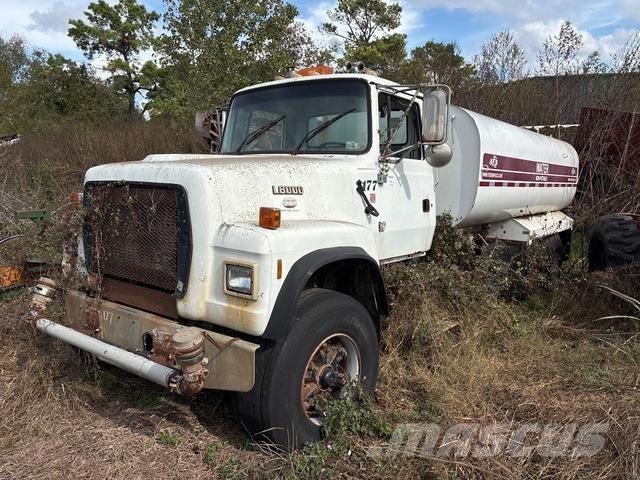 Ford L8000 급수차