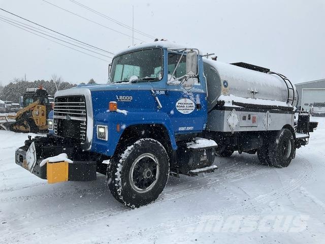 Ford L8000 콘크리트 믹서트럭