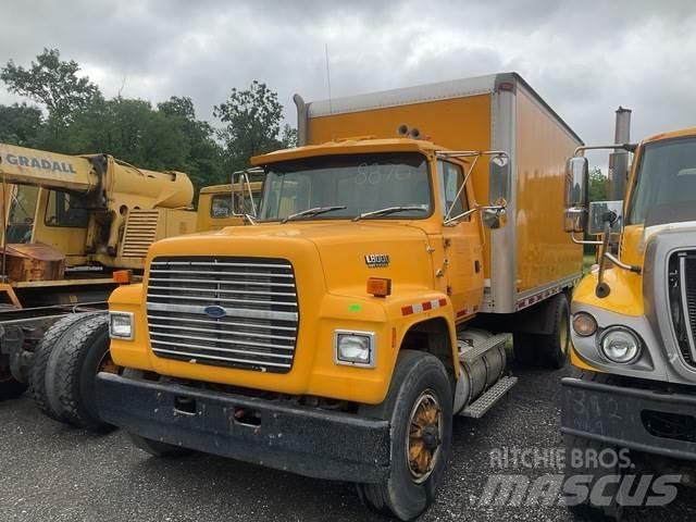 Ford L8000F 탑차 트럭