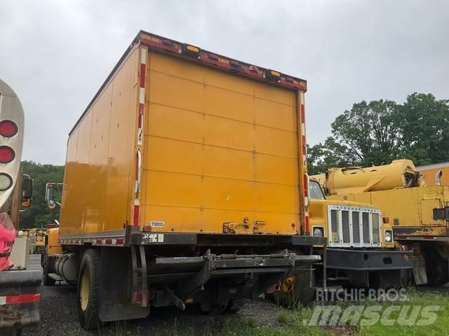 Ford L8000F 탑차 트럭