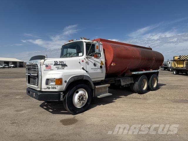 Ford L9000 급수차