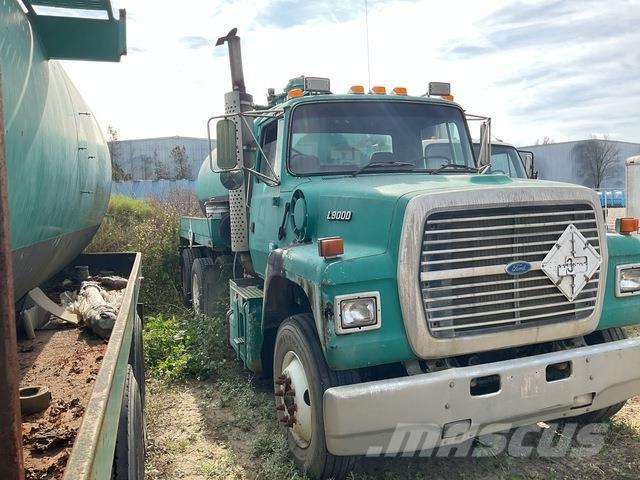 Ford L9000 급수차
