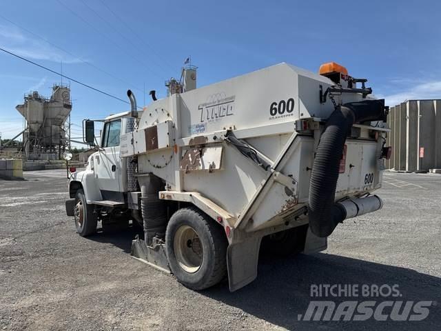 Ford LN7000 청소 트럭
