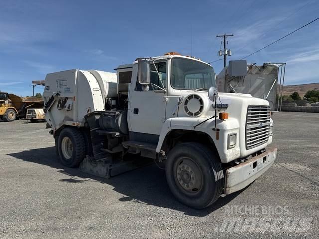 Ford LN7000 청소 트럭