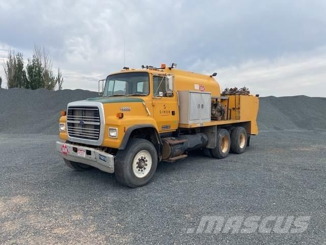 Ford LNT8000 탱커 트럭
