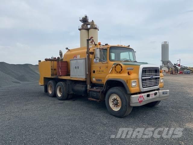 Ford LNT8000 탱커 트럭