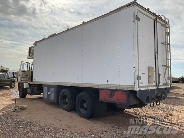 Ford LT8000 패널 화물차