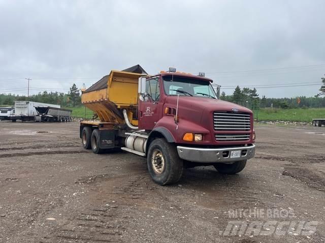Ford LTS 9000 제설 블레이드 및 제설기