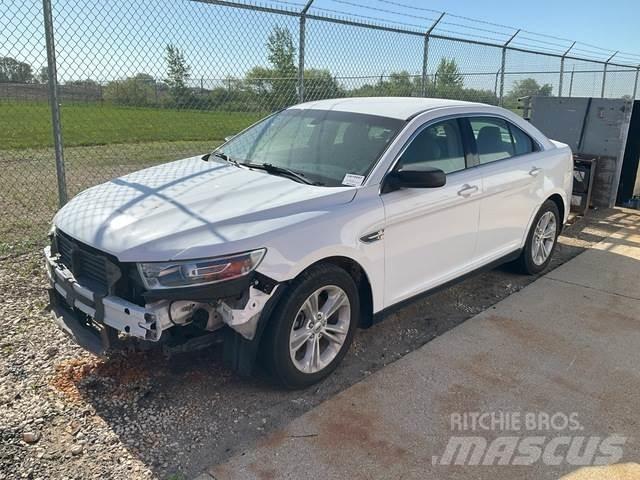 Ford Taurus 자동차