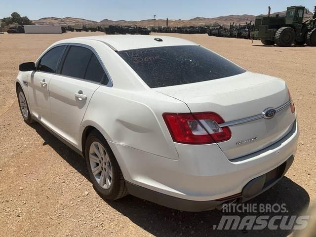 Ford Taurus 자동차