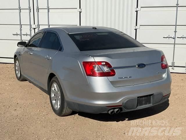 Ford Taurus SE 자동차
