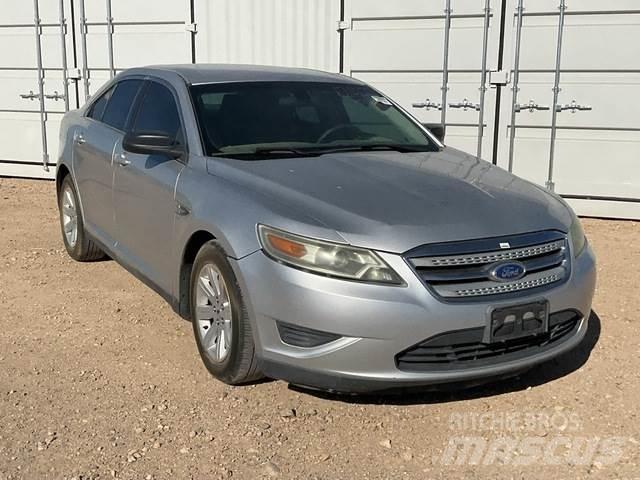 Ford Taurus SE 자동차