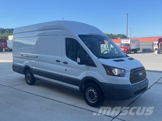 Ford Transit 탑차 트럭