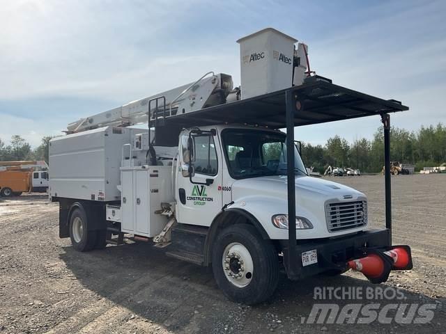 Freightliner  트럭 탑재 고소작업대