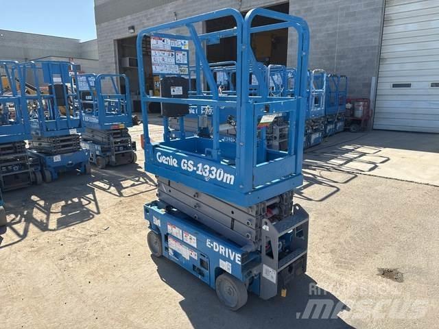 Genie GS-1330M 가위형 리프트