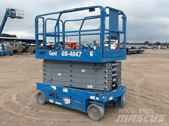 Genie GS-4047 가위형 리프트