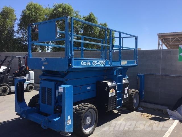 Genie GS-4390 가위형 리프트