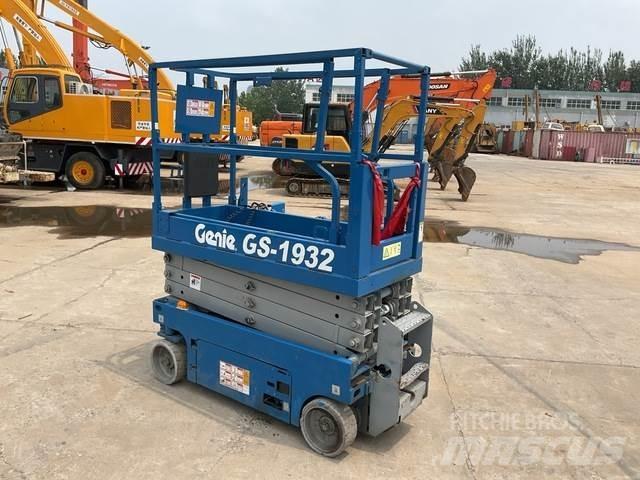 Genie GS1932 가위형 리프트