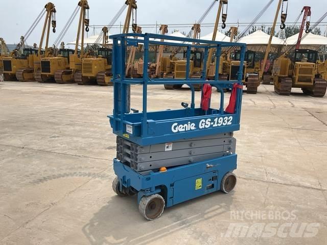 Genie GS1932 가위형 리프트