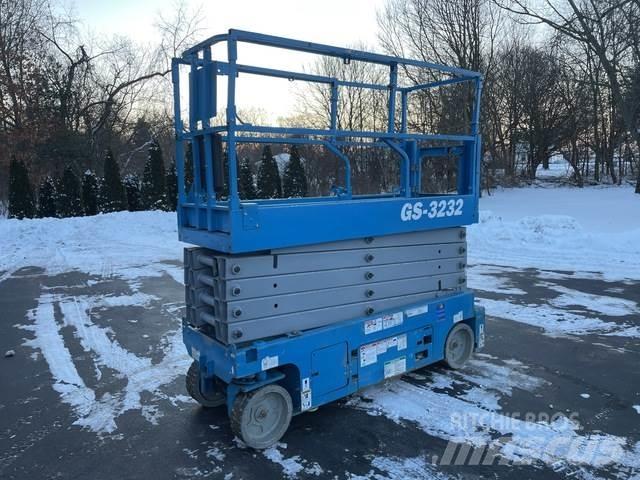 Genie GS3232 가위형 리프트