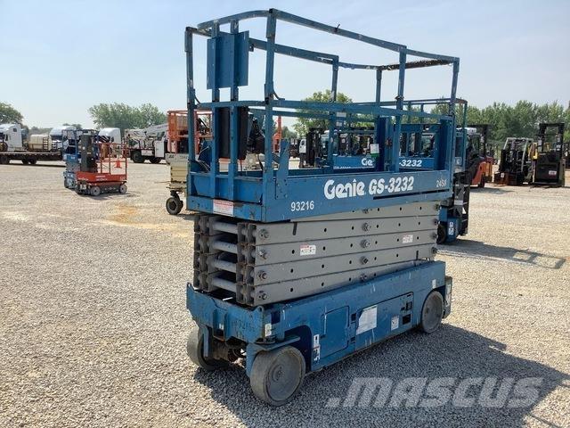 Genie GS3232 가위형 리프트