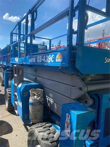 Genie GS4390RT 가위형 리프트