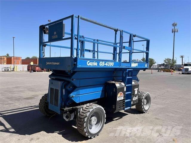 Genie GS4390RT 가위형 리프트