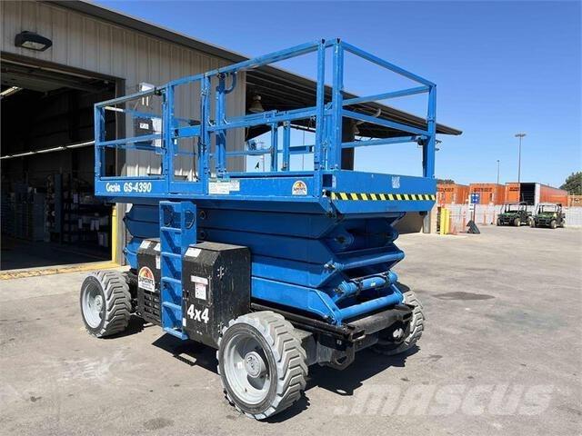 Genie GS4390RT 가위형 리프트