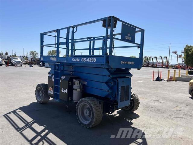 Genie GS4390RT 가위형 리프트
