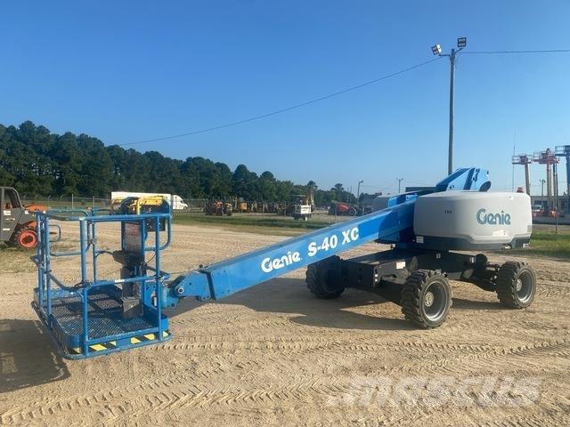Genie S-40XC 견인식 전동이동 리프트
