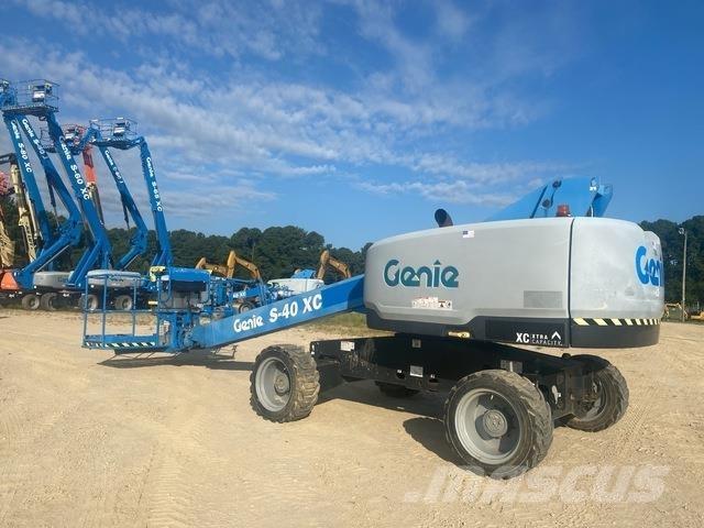 Genie S-40XC 견인식 전동이동 리프트