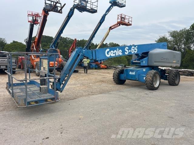 Genie S-65 견인식 전동이동 리프트