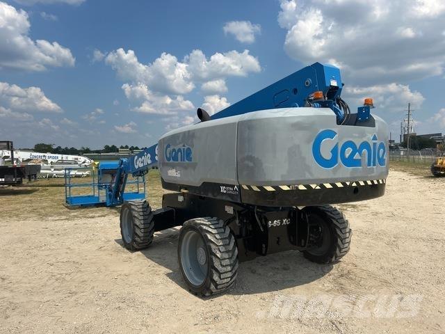 Genie S-65XC 견인식 전동이동 리프트