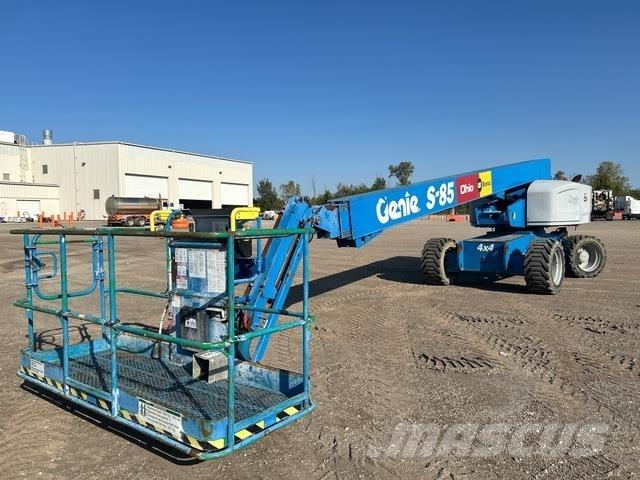 Genie S-85 견인식 전동이동 리프트