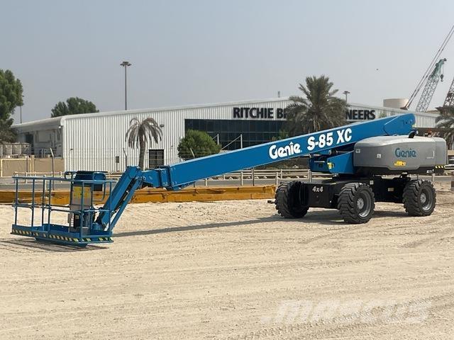 Genie S85 XC 견인식 전동이동 리프트