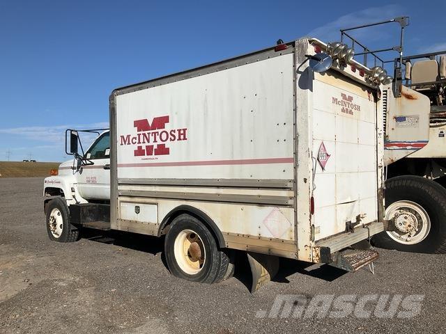 GMC C6500 탱커 트럭