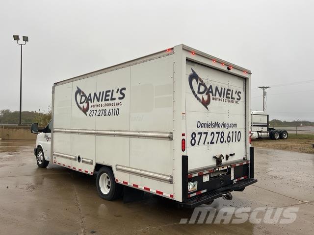 GMC Savana 탑차 트럭