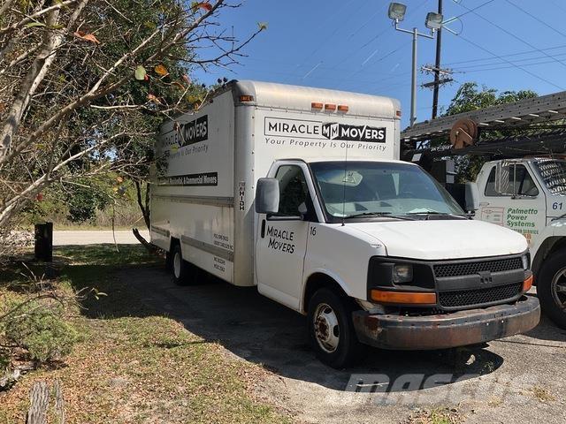 GMC Savana 탑차 트럭