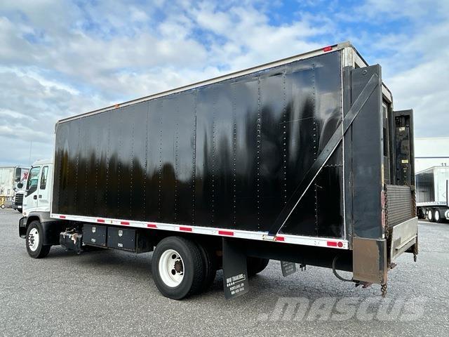 GMC T-Series 탑차 트럭