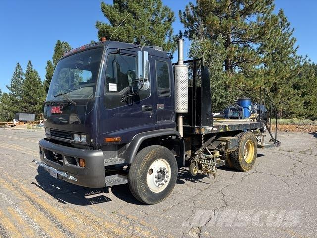 GMC T7500 시립/다목적 차량