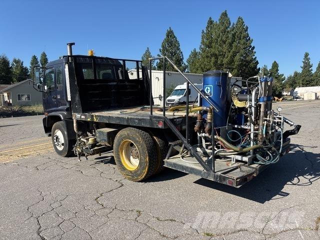 GMC T7500 시립/다목적 차량