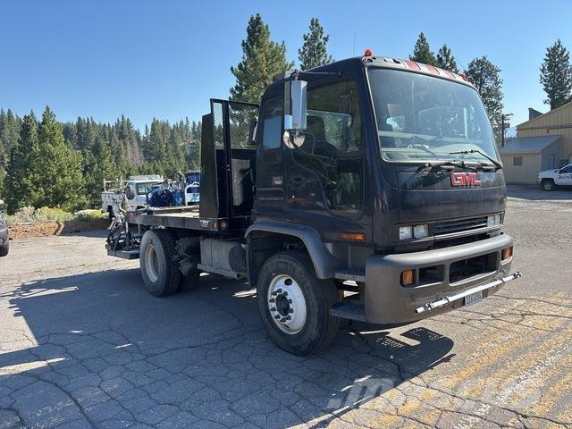 GMC T7500 시립/다목적 차량