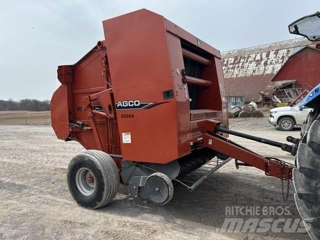 Hesston 5556A 원형 곤포기