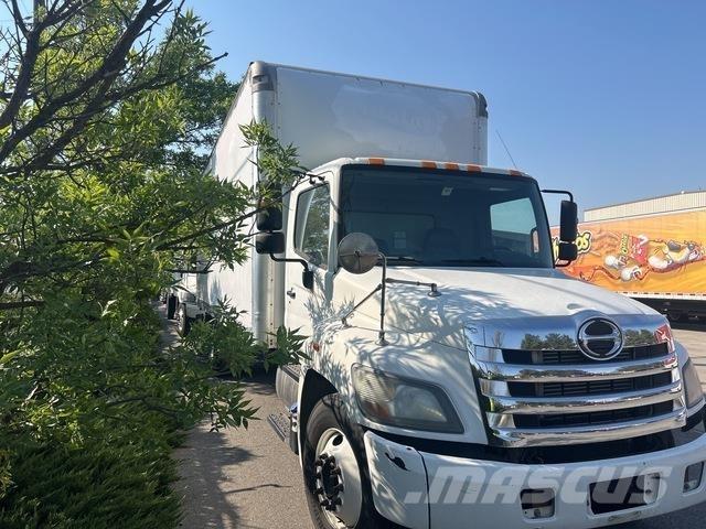 Hino 268 탑차 트럭