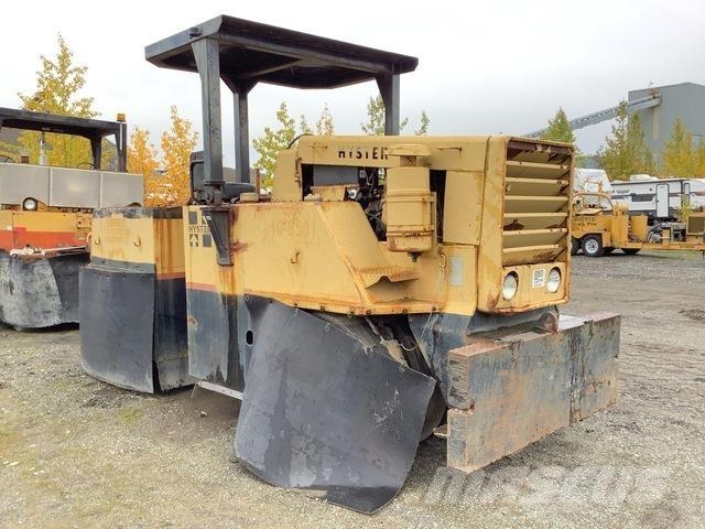 Hyster  공기 타이어 롤러