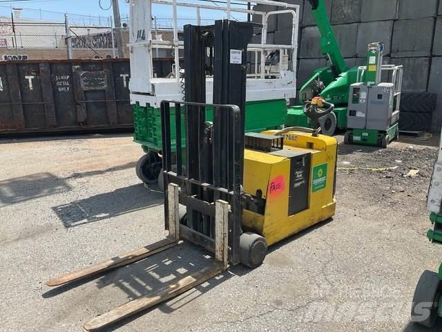 Hyster W30ZC 보행식 리치 지게차