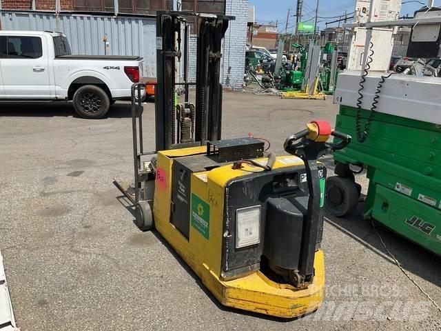 Hyster W30ZC 보행식 리치 지게차