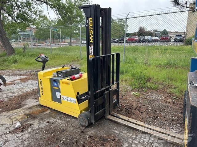 Hyster W40ZC 보행식 리치 지게차